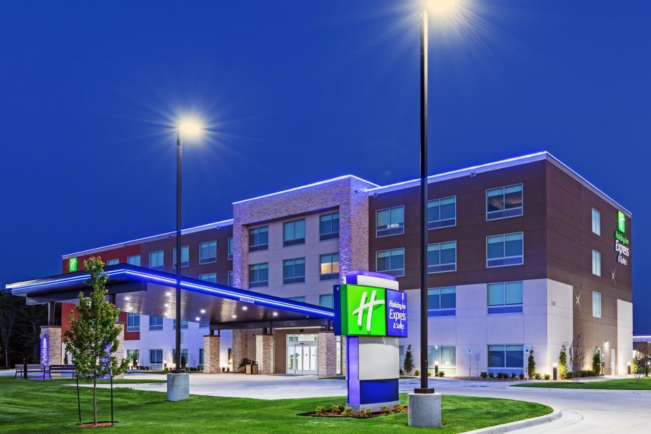 Holiday Inn Express & Suites - Parsons, An Ihg Hotel Екстер'єр фото