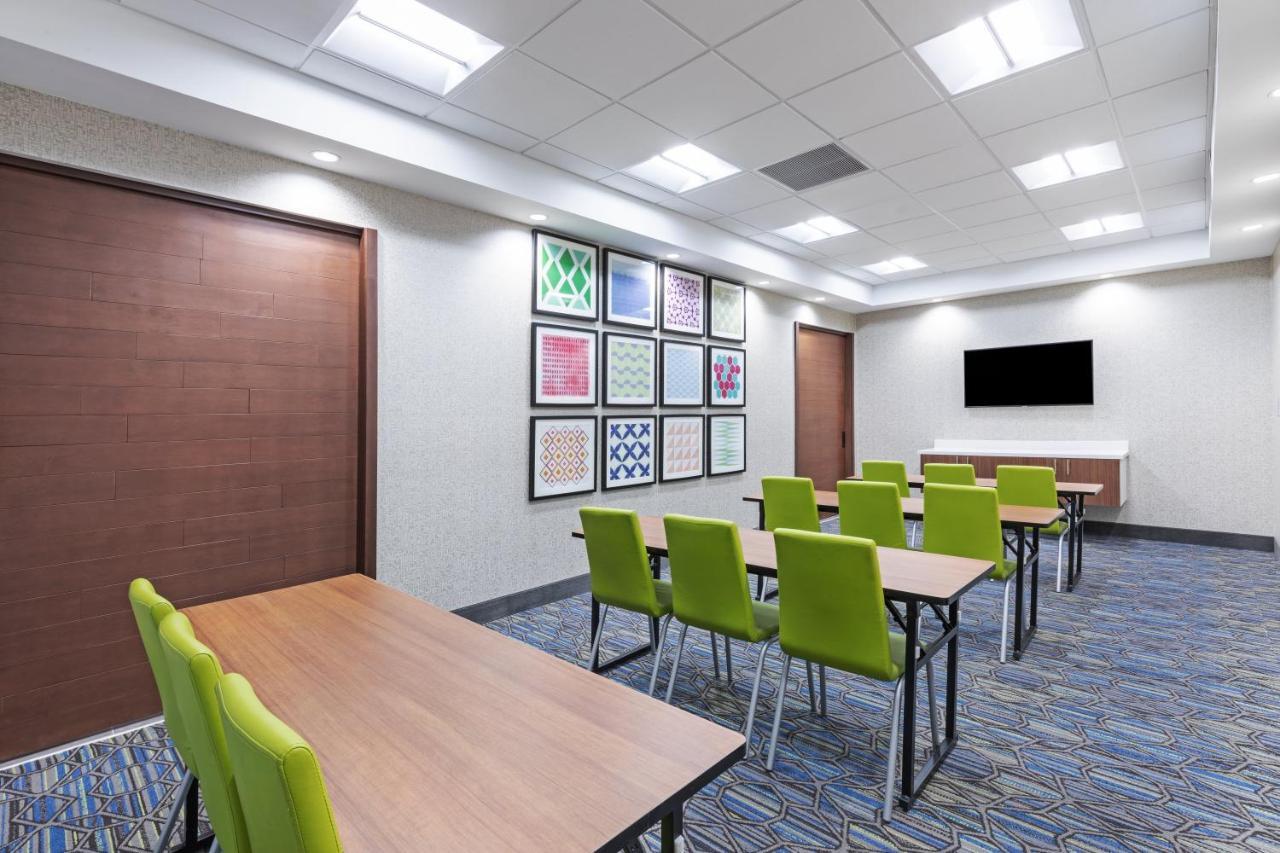 Holiday Inn Express & Suites - Parsons By Ihg Екстер'єр фото