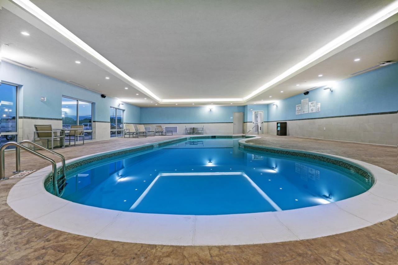 Holiday Inn Express & Suites - Parsons By Ihg Екстер'єр фото