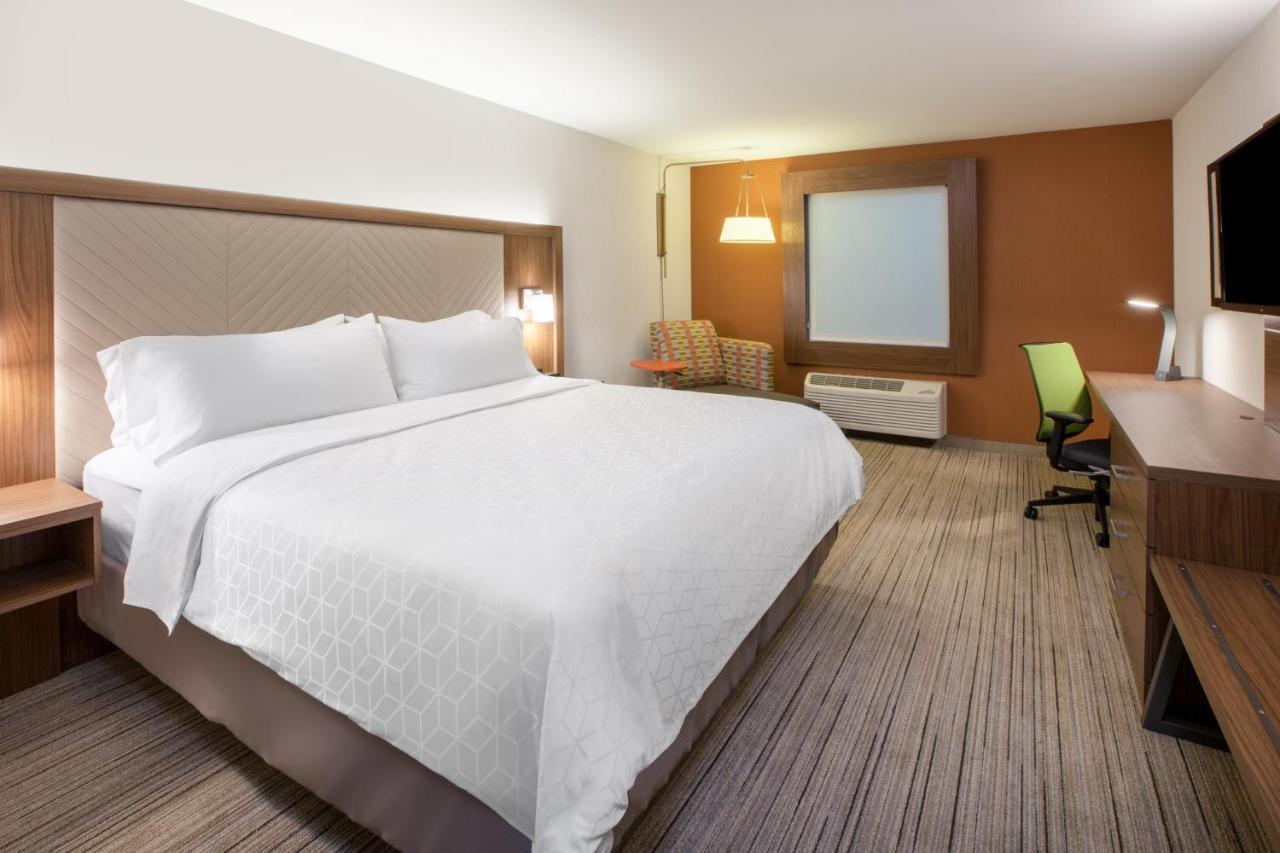 Holiday Inn Express & Suites - Parsons, An Ihg Hotel Екстер'єр фото